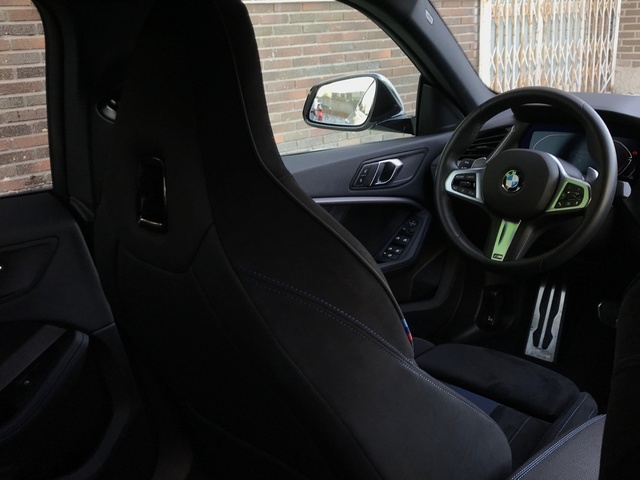 BMW Serie 2 220d Gran Coupe color Blanco. Año 2024. 140KW(190CV). Diésel. En concesionario Celtamotor Pontevedra de Pontevedra