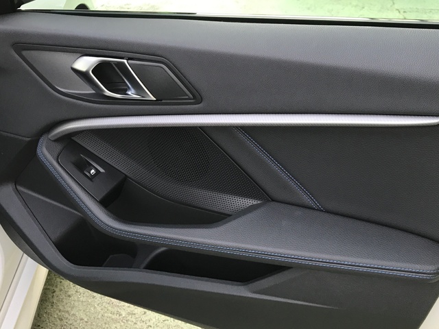 BMW Serie 2 220d Gran Coupe color Blanco. Año 2024. 140KW(190CV). Diésel. En concesionario Celtamotor Pontevedra de Pontevedra