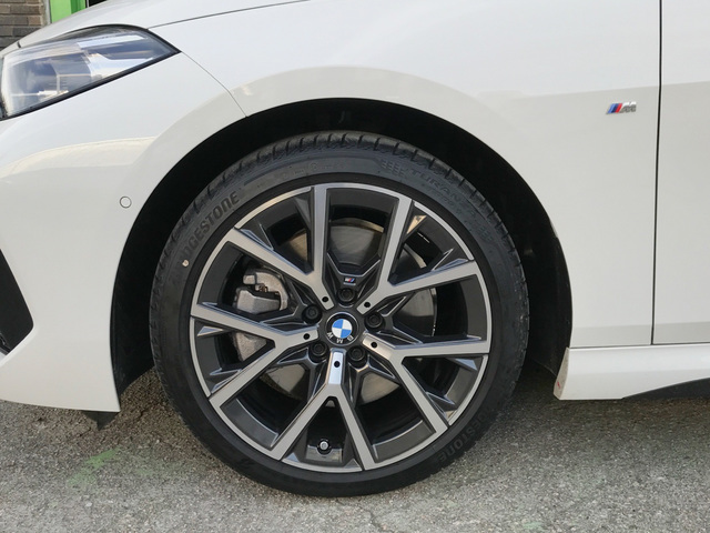 BMW Serie 2 220d Gran Coupe color Blanco. Año 2024. 140KW(190CV). Diésel. En concesionario Celtamotor Pontevedra de Pontevedra