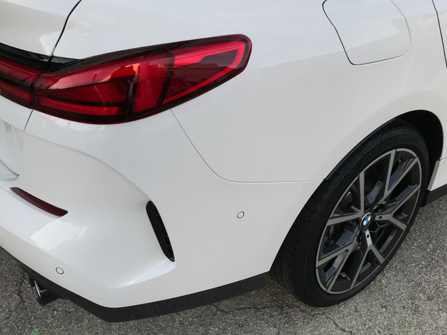 BMW Serie 2 220d Gran Coupe color Blanco. Año 2024. 140KW(190CV). Diésel. En concesionario Celtamotor Pontevedra de Pontevedra