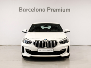 Fotos de BMW Serie 1 118i color Blanco. Año 2021. 103KW(140CV). Gasolina. En concesionario Barcelona Premium -- GRAN VIA de Barcelona