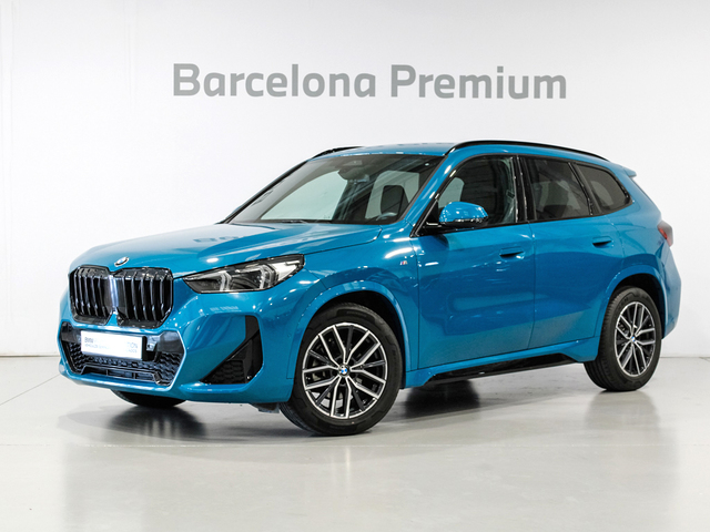 BMW X1 sDrive18d color Azul. Año 2023. 110KW(150CV). Diésel. En concesionario Barcelona Premium -- GRAN VIA de Barcelona