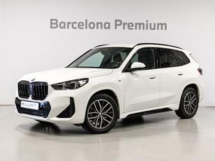 Fotos de BMW X1 sDrive18i color Blanco. Año 2024. 100KW(136CV). Gasolina. En concesionario Barcelona Premium -- GRAN VIA de Barcelona