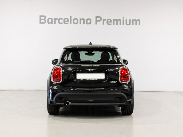 fotoG 4 del MINI MINI 3 Puertas Cooper 100 kW (136 CV) 136cv Gasolina del 2024 en Barcelona