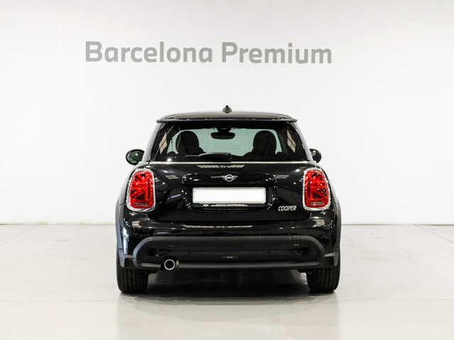 fotoG 4 del MINI MINI 3 Puertas Cooper 100 kW (136 CV) 136cv Gasolina del 2024 en Barcelona