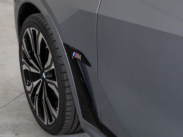 BMW M M60i xDrive color Gris. Año 2024. 390KW(530CV). Gasolina. En concesionario Oliva Motor Girona de Girona