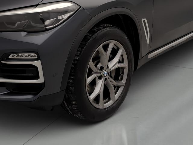 BMW X5 xDrive30d color Gris. Año 2020. 195KW(265CV). Diésel. En concesionario Automotor Premium Velázquez - Málaga de Málaga