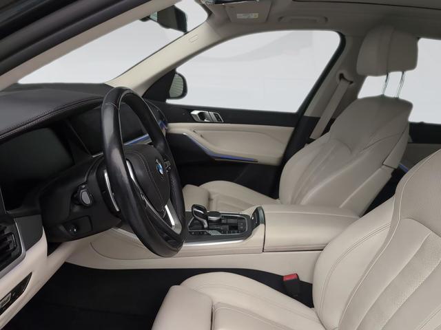 BMW X5 xDrive30d color Gris. Año 2020. 195KW(265CV). Diésel. En concesionario Automotor Premium Velázquez - Málaga de Málaga