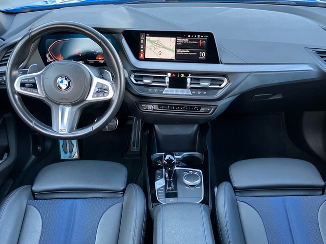 BMW Serie 1 118d color Azul. Año 2022. 110KW(150CV). Diésel. En concesionario Bernesga Motor León (Bmw y Mini) de León