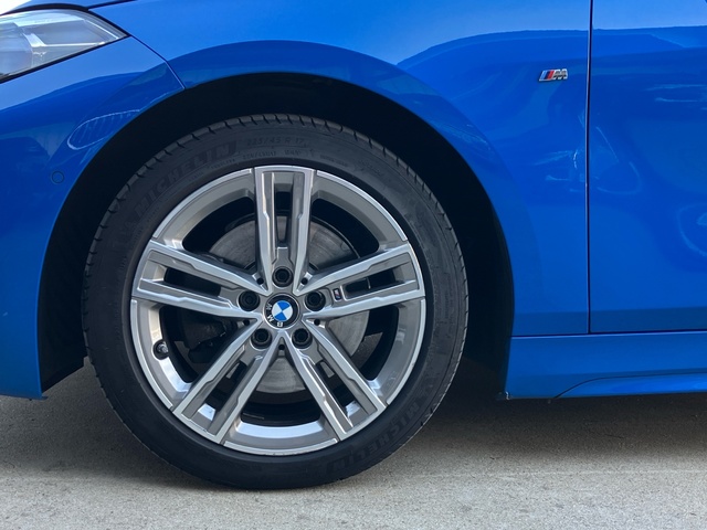 BMW Serie 1 118d color Azul. Año 2022. 110KW(150CV). Diésel. En concesionario Bernesga Motor León (Bmw y Mini) de León