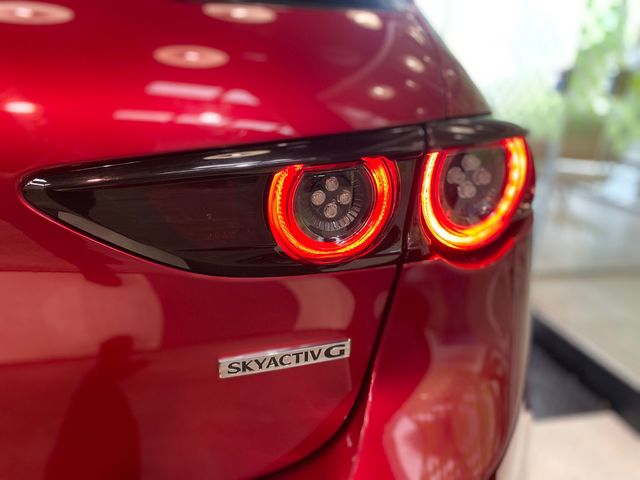 Mazda Mazda 3 2.0 e-SKYACTIV-G Zenith AT 89 kW (122 CV)