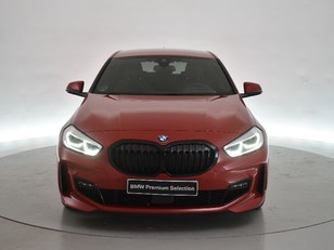 Fotos de BMW Serie 1 118d color Rojo. Año 2024. 110KW(150CV). Diésel. En concesionario BYmyCAR Madrid - Alcalá de Madrid