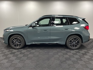 Fotos de BMW X1 sDrive18d color Verde. Año 2024. 110KW(150CV). Diésel. En concesionario Maberauto de Castellón