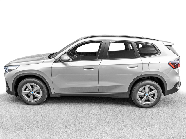 BMW X1 xDrive20d color Gris Plata. Año 2024. 120KW(163CV). Diésel. En concesionario Caetano Cuzco, Alcalá de Madrid