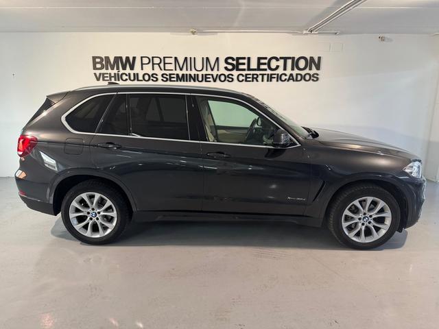 BMW X5 xDrive30d color Gris. Año 2018. 190KW(258CV). Diésel. En concesionario Lurauto Gipuzkoa de Guipuzcoa