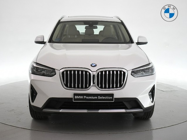 BMW X3 xDrive20d color Blanco. Año 2022. 140KW(190CV). Diésel. En concesionario BYmyCAR Madrid - Alcalá de Madrid