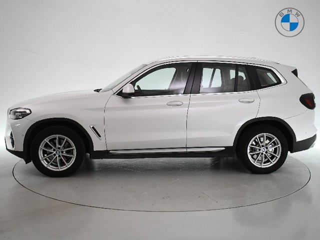 BMW X3 xDrive20d color Blanco. Año 2022. 140KW(190CV). Diésel. En concesionario BYmyCAR Madrid - Alcalá de Madrid