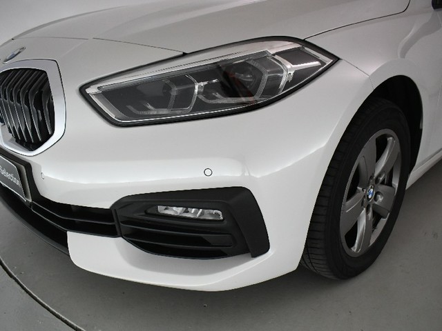 BMW Serie 1 118d color Blanco. Año 2021. 110KW(150CV). Diésel. En concesionario BYmyCAR Madrid - Alcalá de Madrid