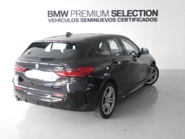 BMW Serie 1 116d color Negro. Año 2021. 85KW(116CV). Diésel. En concesionario Lurauto - Gipuzkoa de Guipuzcoa