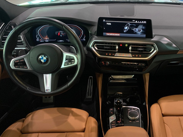 BMW X4 xDrive20d color Gris. Año 2023. 140KW(190CV). Diésel. En concesionario Celtamotor Vigo de Pontevedra