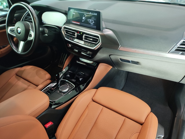 BMW X4 xDrive20d color Gris. Año 2023. 140KW(190CV). Diésel. En concesionario Celtamotor Vigo de Pontevedra