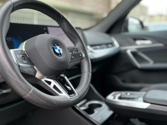 BMW X1 sDrive18d color Negro. Año 2024. 110KW(150CV). Diésel. En concesionario Celtamotor Vigo de Pontevedra