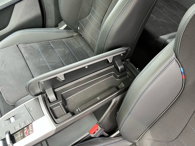 BMW X1 sDrive18d color Negro. Año 2024. 110KW(150CV). Diésel. En concesionario Celtamotor Vigo de Pontevedra