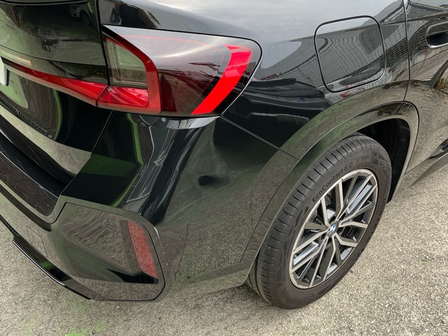 BMW X1 sDrive18d color Negro. Año 2024. 110KW(150CV). Diésel. En concesionario Celtamotor Vigo de Pontevedra