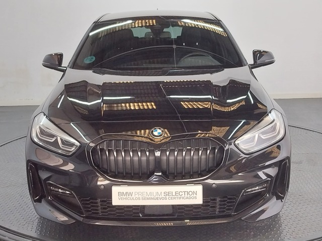 BMW Serie 1 118d color Negro. Año 2024. 110KW(150CV). Diésel. En concesionario Proa Premium Palma de Baleares