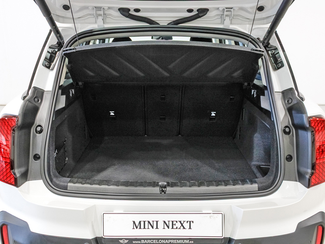 fotoG 18 del MINI MINI Countryman E 150 kW (204 CV) 204cv Eléctrico del 2024 en Barcelona