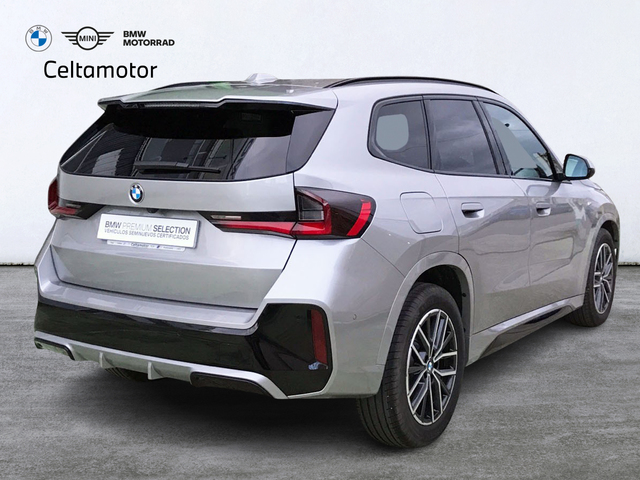 BMW X1 sDrive18d color Gris Plata. Año 2024. 110KW(150CV). Diésel. En concesionario Celtamotor Vigo  de Pontevedra