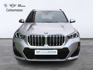 Fotos de BMW X1 sDrive18d color Gris Plata. Año 2024. 110KW(150CV). Diésel. En concesionario Celtamotor Vigo  de Pontevedra