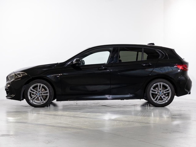 BMW Serie 1 118d color Negro. Año 2024. 110KW(150CV). Diésel. En concesionario Oliva Motor Girona de Girona