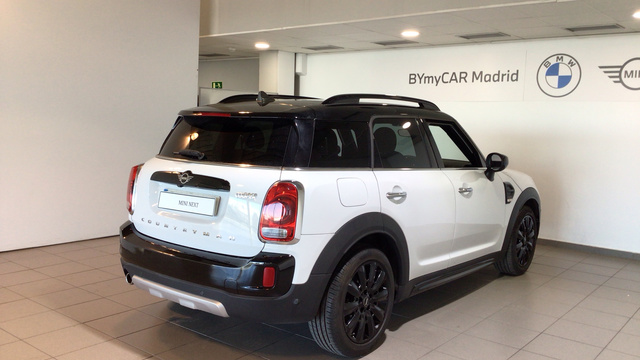 fotoG 3 del MINI MINI Countryman Cooper 100 kW (136 CV) 136cv Gasolina del 2020 en Madrid