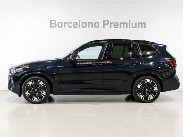 BMW iX3 M Sport color Negro. Año 2023. 210KW(286CV). Eléctrico. En concesionario Barcelona Premium -- GRAN VIA de Barcelona