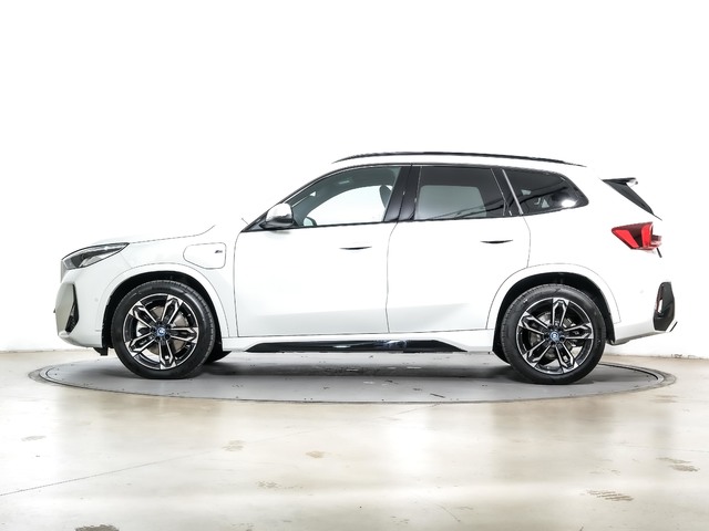 BMW X1 xDrive30e color Blanco. Año 2024. 240KW(326CV). Híbrido Electro/Gasolina. En concesionario Oliva Motor Tarragona de Tarragona