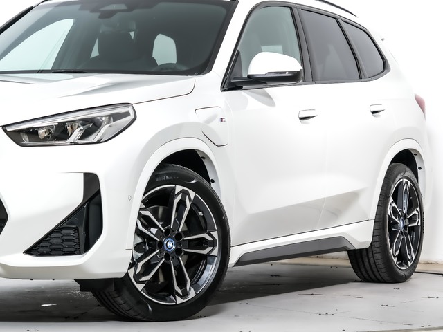 BMW X1 xDrive30e color Blanco. Año 2024. 240KW(326CV). Híbrido Electro/Gasolina. En concesionario Oliva Motor Tarragona de Tarragona