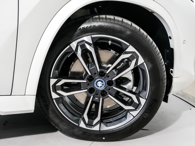 BMW X1 xDrive30e color Blanco. Año 2024. 240KW(326CV). Híbrido Electro/Gasolina. En concesionario Oliva Motor Tarragona de Tarragona