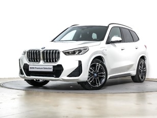 Fotos de BMW X1 xDrive30e color Blanco. Año 2024. 240KW(326CV). Híbrido Electro/Gasolina. En concesionario Oliva Motor Tarragona de Tarragona