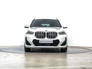 Fotos de BMW X1 xDrive30e color Blanco. Año 2024. 240KW(326CV). Híbrido Electro/Gasolina. En concesionario Oliva Motor Tarragona de Tarragona