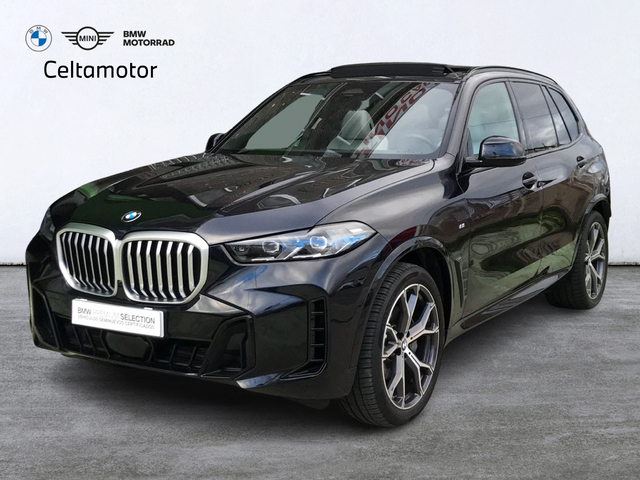 BMW X5 xDrive30d color Negro. Año 2024. 219KW(298CV). Diésel. En concesionario Celtamotor Vigo  de Pontevedra