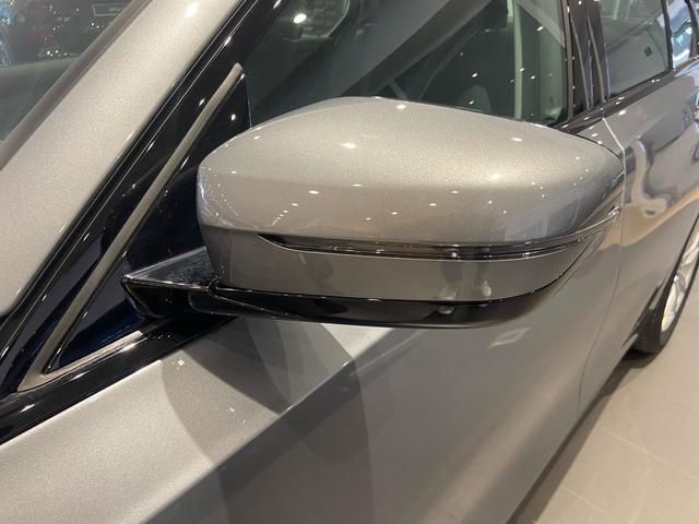 BMW Serie 3 320e color Gris. Año 2024. 150KW(204CV). Híbrido Electro/Gasolina. En concesionario Automotor Costa, S.L.U. de Almería