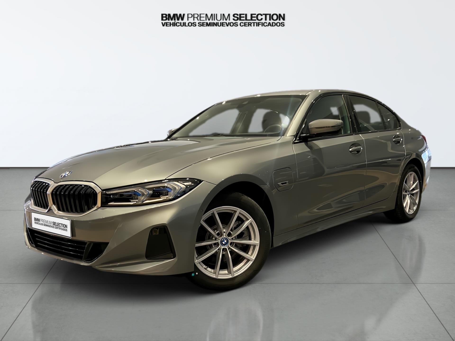 BMW Serie 3 320e color Gris. Año 2024. 150KW(204CV). Híbrido Electro/Gasolina. En concesionario Automotor Costa, S.L.U. de Almería