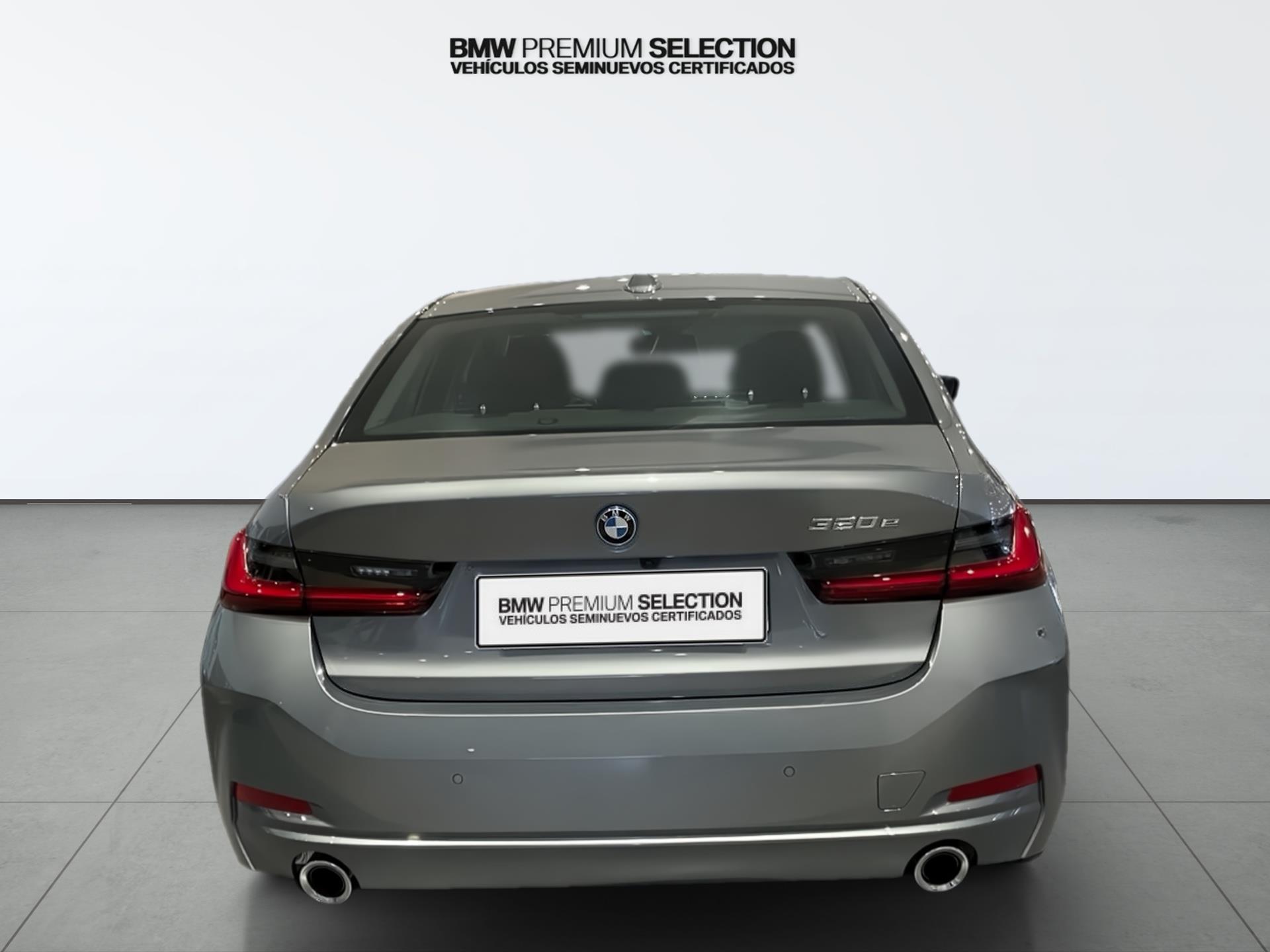 BMW Serie 3 320e color Gris. Año 2024. 150KW(204CV). Híbrido Electro/Gasolina. En concesionario Automotor Costa, S.L.U. de Almería