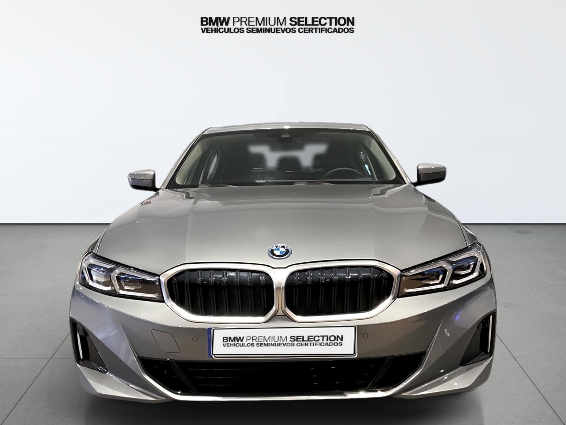 BMW Serie 3 320e color Gris. Año 2024. 150KW(204CV). Híbrido Electro/Gasolina. En concesionario Automotor Costa, S.L.U. de Almería