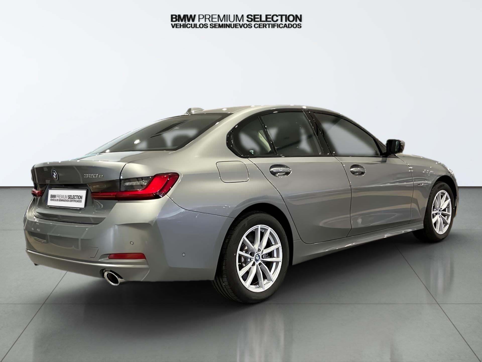 BMW Serie 3 320e color Gris. Año 2024. 150KW(204CV). Híbrido Electro/Gasolina. En concesionario Automotor Costa, S.L.U. de Almería