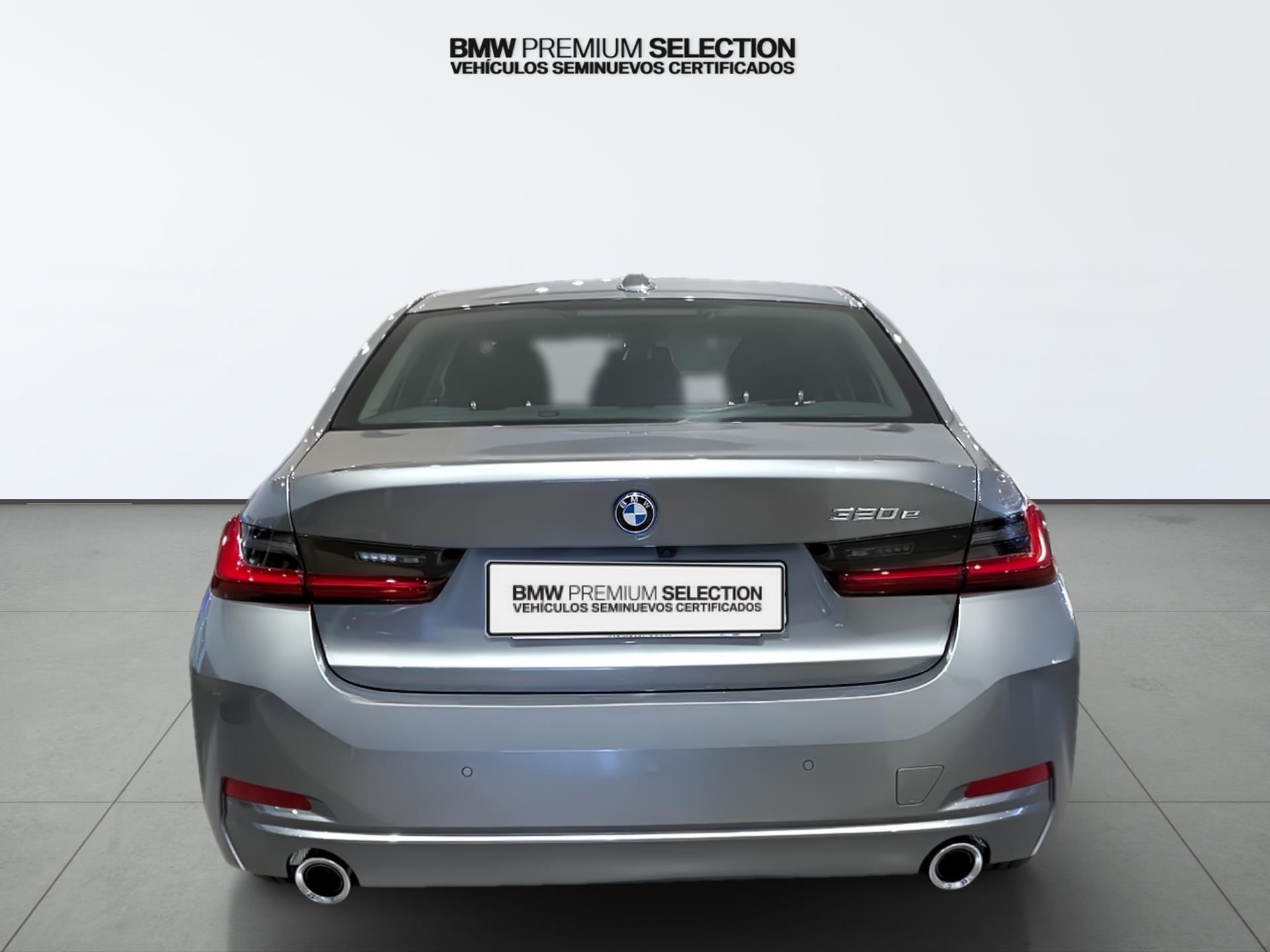 BMW Serie 3 320e color Gris. Año 2024. 150KW(204CV). Híbrido Electro/Gasolina. En concesionario Automotor Costa, S.L.U. de Almería