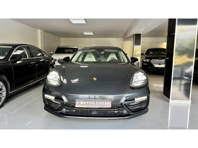 Porsche Panamera Turbo Sport Turismo 404 kW (550 CV)