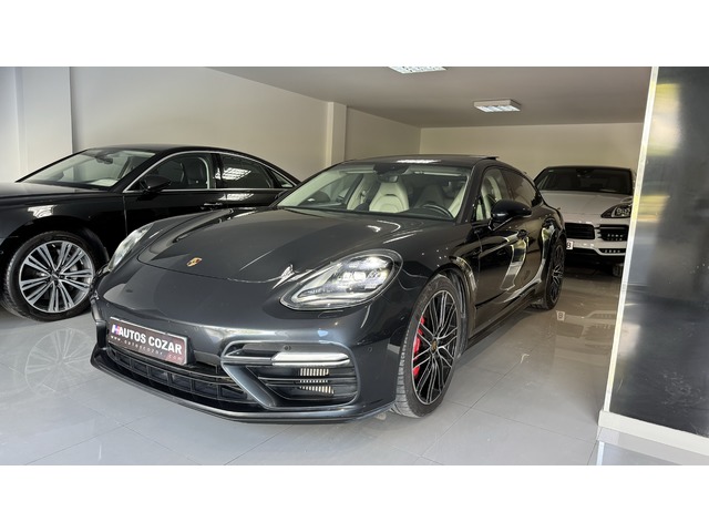 Porsche Panamera Turbo Sport Turismo 404 kW (550 CV)