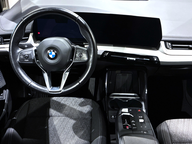 BMW Serie 2 218d Active Tourer color Negro. Año 2024. 110KW(150CV). Diésel. En concesionario BMW Marcos Automoción de Valencia